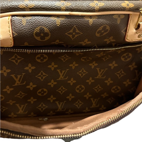 (Not Authentic) Designer Signature laptop Case - Picture 3 of 8